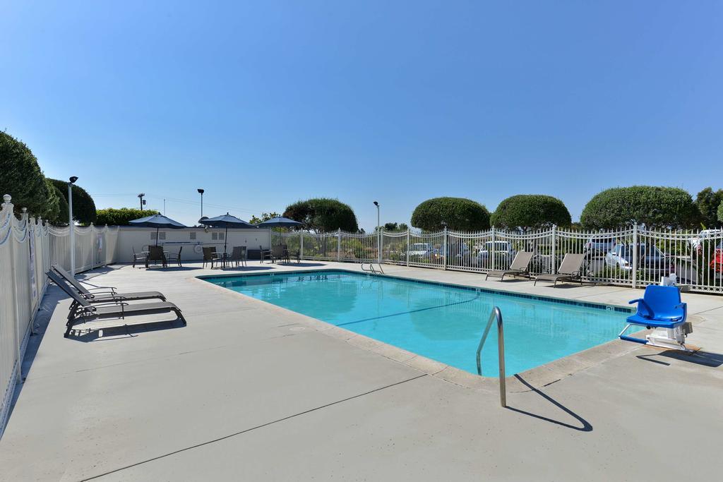 Motel 6-Vista, Ca Ngoại thất bức ảnh