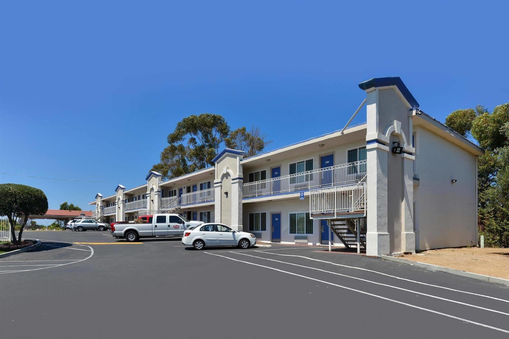 Motel 6-Vista, Ca Ngoại thất bức ảnh