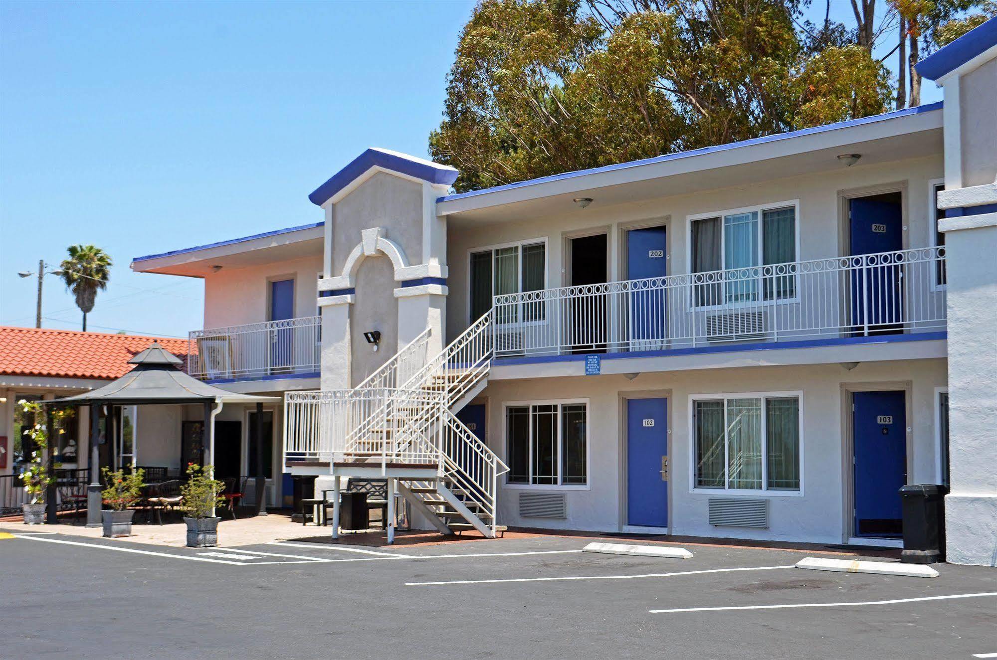Motel 6-Vista, Ca Ngoại thất bức ảnh