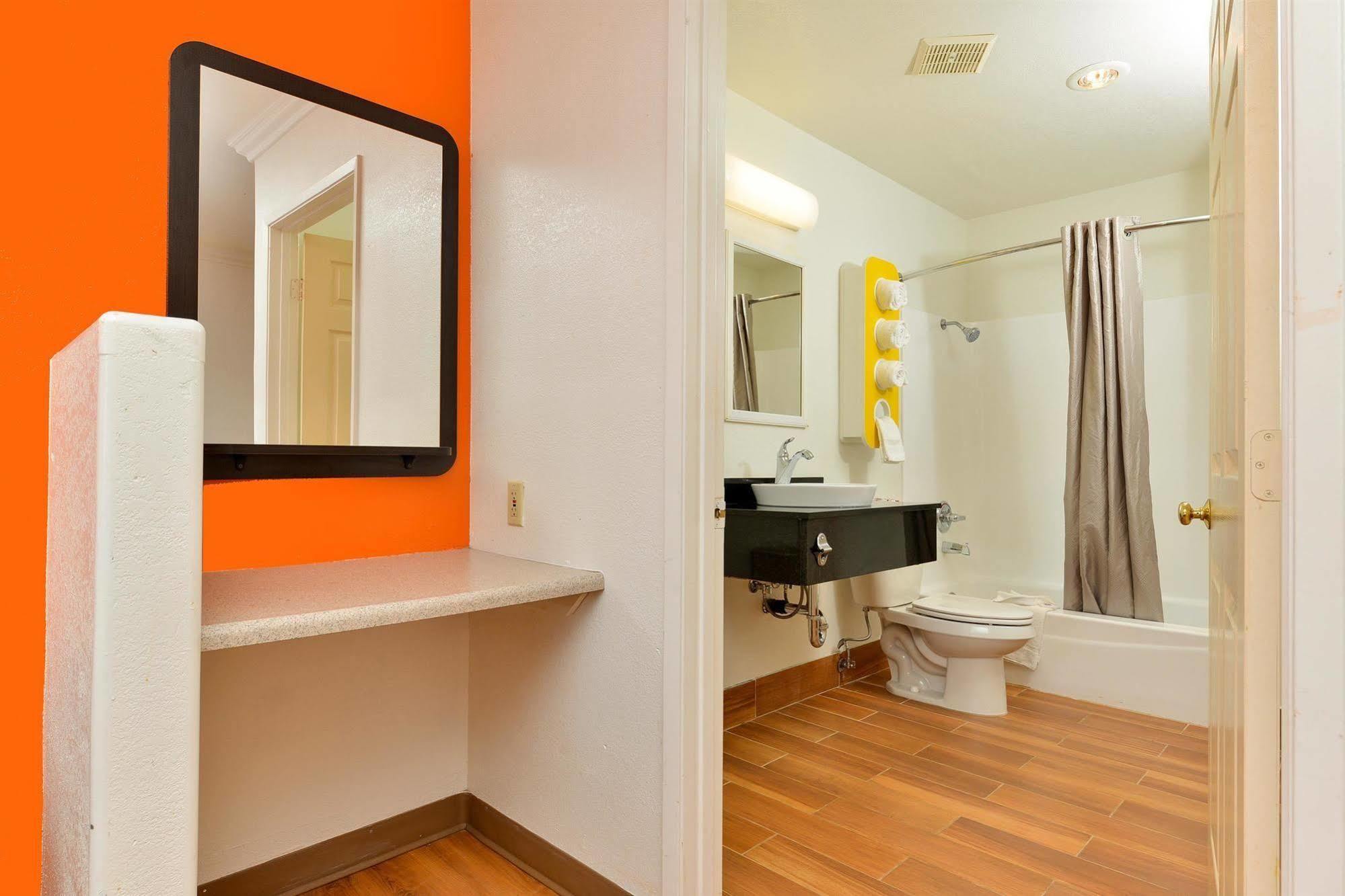 Motel 6-Vista, Ca Ngoại thất bức ảnh