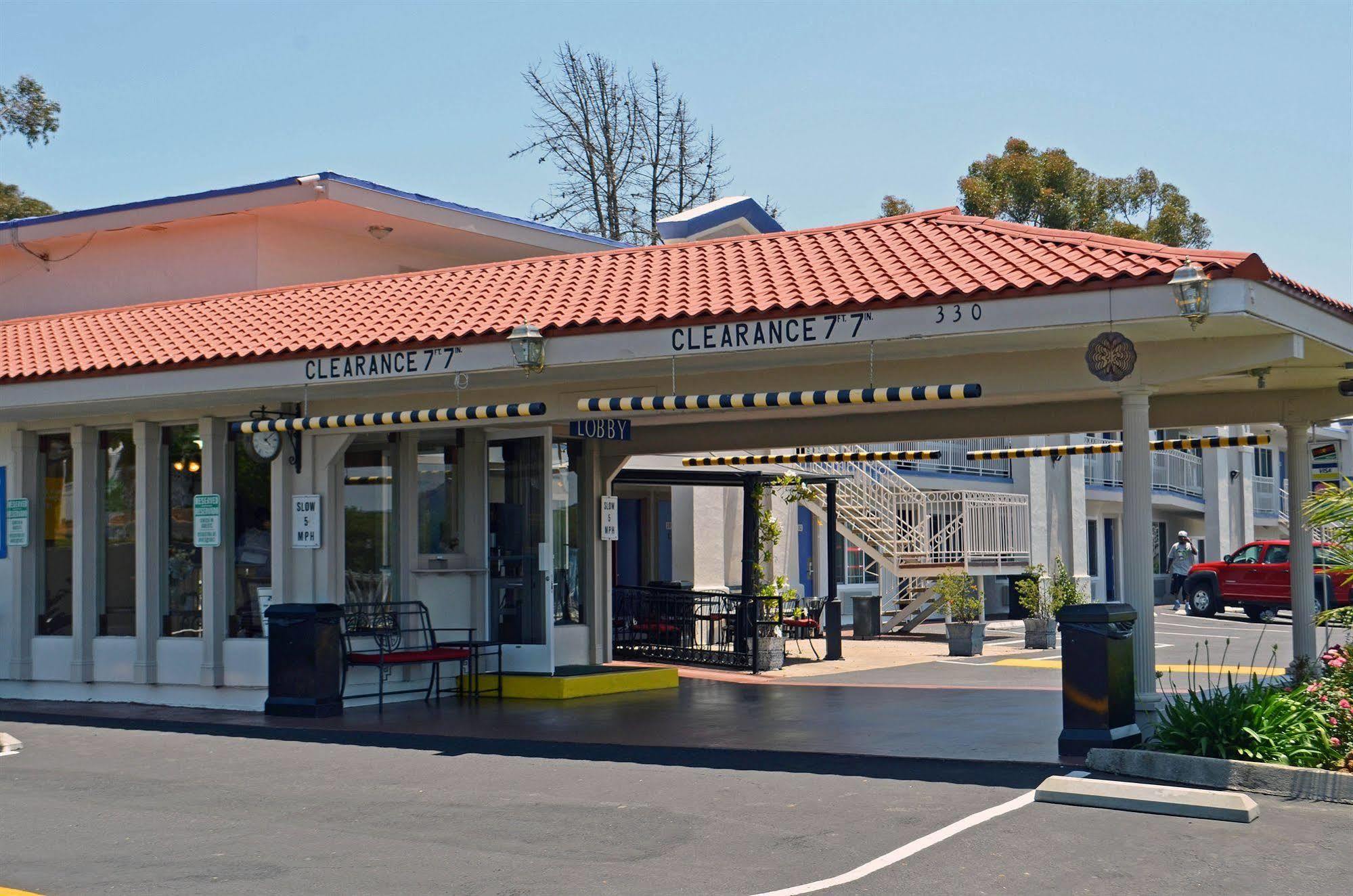 Motel 6-Vista, Ca Ngoại thất bức ảnh