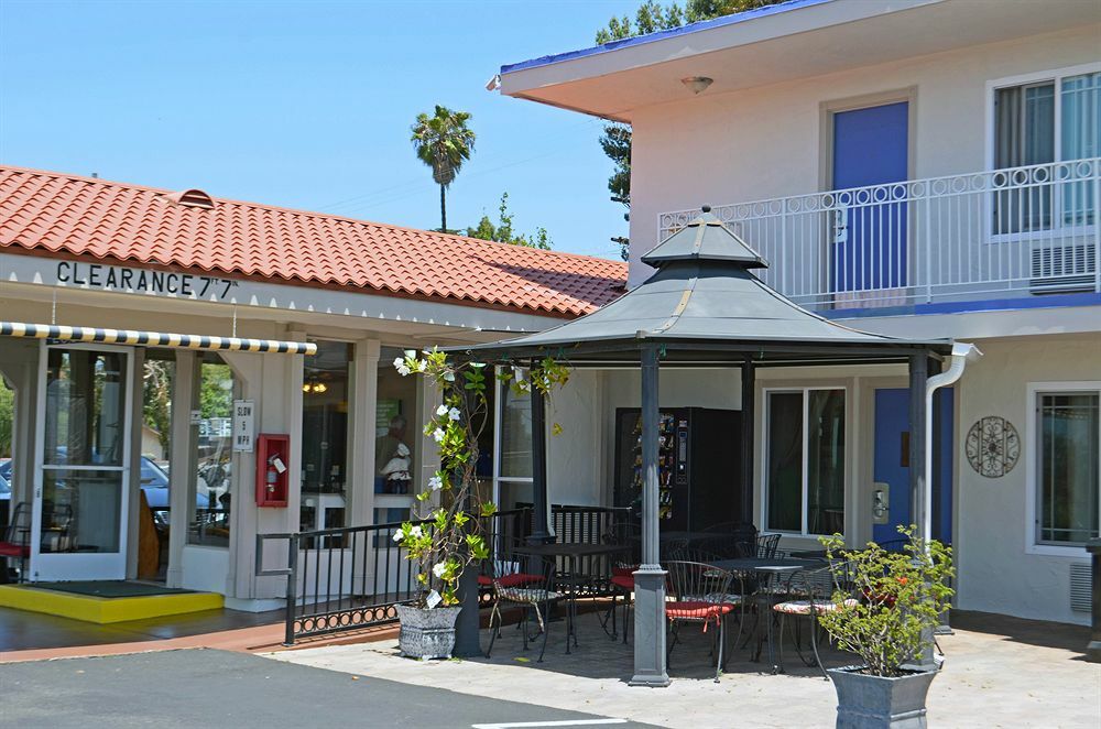 Motel 6-Vista, Ca Ngoại thất bức ảnh